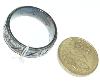 Einzelstück, handgefertigter Ring aus 925 Silber, gleichlaufend mit einem tief eingearbeitetem Muster, erinnert an die Borke eines Baumes + graphische Linien, in den Tiefen geschwärzt, mattiert, Ringweite 61 -	Handarbeiten online bestellen bei Juwelier & Goldschmiede Danilo!