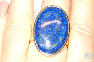 Handarbeit, Einzelstück, Statement-Ring aus 925 Silber mit großem ovalen Lapislazuli im Cabochon-Schliff, gekehlte + gehämmerte Schiene, ca. 35,9 mm x 24 mm, Ringweite 65,5 - Handgefertigter Schmuck nur erhältlich bei www.danilogold-shop.de 