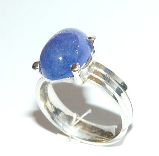 Einzelstück, Unikat-Ring aus 925 Silber mit einem schönen großen ovalen Tansanit von 10,61 Karat im Cabochon-Schliff und schillernden Einschlüssen, sicher eingefaßt in einem 4-Krapper-Chaton mit besonders stabilen Krappen, geriefte Ringschiene, poliert, Ringweite 63 -	Handgefertigtes Unikat! Nur im Onlineshop von Juwelier & Goldschmiede Danilo!