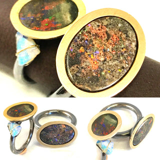 Handgefertigter Unikat-Ring, Einzelstück mit einem australischer Matrix-Opal, Ring in 925 geschwärztem / oxidiertem Silber mit 750 Gelbgold-Fassungsrand, Runddraht-Schiene, Schalenfassung, Ringweite 61 - handgefertigte Einzelstücke finden Sie nur bei der Goldschmiede Danilo!