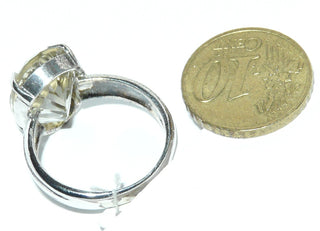 Handgefertigtes Einzelstück, Unikat-Ring mit einem ovalen, funkelnd facettierten, zartgelben Lemon-Quarz, in einem besonderen Fantasy-Schliff, sicher gehalten durch einen 4-Krapper-Chaton, Ringweite 60, Hautkontakt, paßt zu Ohr 0105 -	Handgefertigtes Unikat! Nur im Onlineshop von Juwelier & Goldschmiede Danilo!