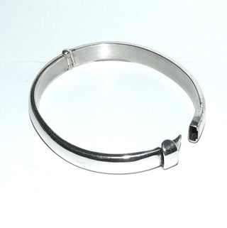 Handgefertigtes Unikat, schlichter Silberarmreif, Armspange aus massiv 925 Silber massiv, poliert mit Kastenschloß, oval, 0,9 cm breit, Innenumfang 18 cm - Goldschmiede Danilo