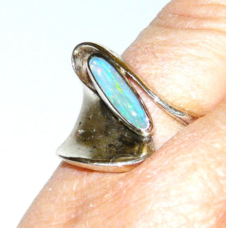 Handgefertigtes Einzelstück, geschwungener Unikat-Ring "Wave", mit australischem, blaugrünen Opal, langer ovaler Cabochon, 925 Silber matt + poliert, Ringweite ca. 54 –  handgefertigtes Unikat! Nur im Danilo Gold Online Shop