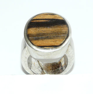 Einzelstück, Unikat Statement-Ring "Ebony" aus 925 Silber mit einem großen Oval aus Makassar-Ebenholz, schöne gestreifte Maserung, kräftige, massive + seidenmatte Ringschiene, Ringweite 53, paßt zu Ohr 0008 -	Unikatschmuck nur erhältlich im Onlineshop von Juwelier & Goldschmiede Danilo! 