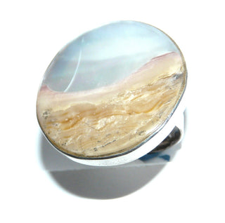 Einzelstück, Unikat-Ring "Südseestrand" aus 925 Silber mit Südseemuschel, weißer Perlmutt-Himmel mit bläulichem Schimmer + sandbraune Matrix als Strand, Ringweite verstellbar ca. 57 -	Unikatschmuck nur erhältlich im Onlineshop von Juwelier & Goldschmiede Danilo! 
