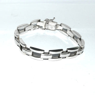 geradliniges Einzelstück, Vintage-Glieder-Armband mit Stiftbewegung. Wirkt am Arm fast wie ein Armreif, aus massiv 835 Silber, 18,5 cm lang, mit Kastenschloß + 2 Sicherheitsachten, um 1970 -	Vintage-Schmuck nur im Onlineshop von danilogold!