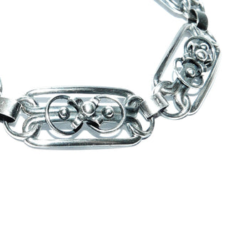Retro-Einzelstück, Handarbeit, Armband aus massiv 835 Silber besehend aus 5 offen wirkenden Gliedern, florales Muster "Schlaufen und Bögen" + Klappverschluß, in den Tiefen geschwärzt, Länge 17 cm, Breite ca. 1,1 cm, um 1940 - Vintage-Schmuck nur im Onlineshop von danilogold! 