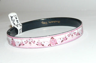 Einzelstück, Vintage Armreif emailliert, um 1970, Michaela Frey Wien, sehr schönes zart verspieltes Blumenmotiv in rosa + weiß, Innenumfang ca. 21 cm -	Unikatschmuck nur erhältlich im Onlineshop von Juwelier & Goldschmiede Danilo! 