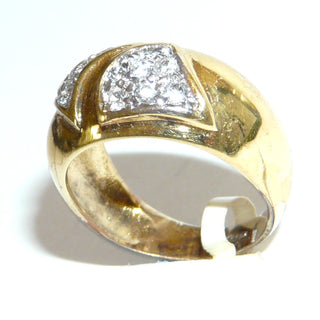 Zirkonia im Verschnitt in zwei rhodinierten Dreiecken eingefaßt, Ringweite 56,5, um 1980 -	Vintage-Schmuck nur im Onlineshop von danilogold!