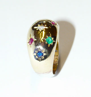 Einzelstück, Bandring aus 925 Silber, Ringoberteil vergoldet, farbige Synthesen in Rubinrot, Saphirblau + Smaragdgrün, jeweils im Stern verschnitten, Ringweite 53
-	Nur erhältlich bei www.danilogold-shop.de
