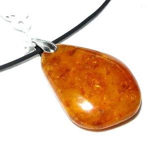 antikes handgeschliffenes Einzelstück, Vintage-Bernstein-Anhänger, großer, dicker Tropfen, Butterscotch, Cognac-orange, mit schönen Einschlüssen, eine Seite milchig-gelb, Schlaufe aus Silber, um 1920 -	Unikate und Pretiosen nur erhältlich im Onlineshop der Goldschmiede Danilo!