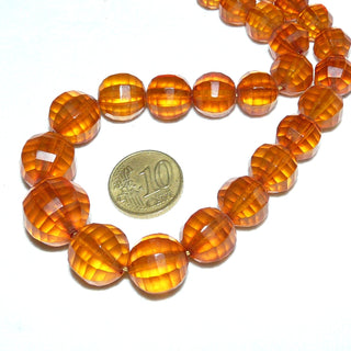 handgeschliffenes Einzelstück, antike Vintage-Bernstein-Kette aus polierten Kugeln im Königsberger Facettenschliff, ungeknotet, im Verlauf von 6 mm auf 17 mm Durchmesser, honigfarbene Steine mit dezenten Einschlüssen, Art Deco, originaler Dreh-Verschluß, um 1930, Gesamtlänge 52 cm -	Vintage-Schmuck nur im Onlineshop von danilogold!