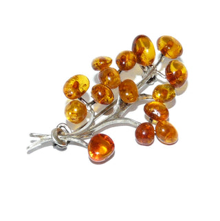 Vintage-Einzelstücke, Bernsteinbrosche "Bernsteinzweig" aus 925 Silber, heller Honigbernstein, 15 kleine Nuggets an den Silberästen befestigt, schöne Linseneinschlüsse, Kugelsicherung, Danzig um 1990 - Goldschmiede Danilo
