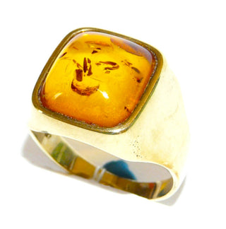 Vintage-Einzelstück, Bernsteinring, klassischer Herrenring, Siegelring aus 333 Gold in einem abgerundeten Quadrat als Cabochon, poliert, Ringweite 68,5, um 1970 - Goldschmiede Danilo