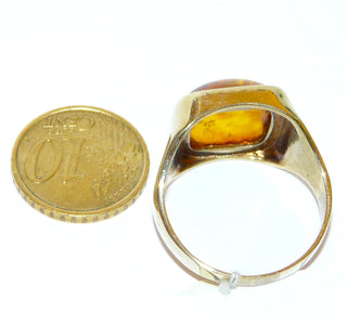 Vintage-Einzelstück, Bernsteinring, klassischer Herrenring, Siegelring aus 333 Gold in einem abgerundeten Quadrat als Cabochon, poliert, Ringweite 68,5, um 1970 - Goldschmiede Danilo