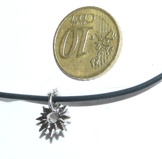 Strahlendes Einzelstück, Vintage-Brillantanhänger in Sternfassung aus 585 Weißgold, poliert mit einem Brillant von ca. 0,08 Karat, feststehende Schlaufe, um 1970 - Goldschmiede Danilo 