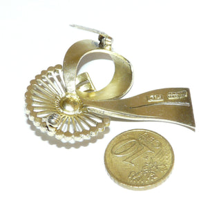 Einzelstück, Vintage-Brosche aus 835 Silber vergoldet, Theodor Fahrner, "halbe Schleife" mit Zuchtperle + Markasiten, gravierte Schlaufe, um 1930 -	Vintage-Schmuck nur im Onlineshop von danilogold!