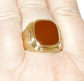 Einzelstück, Vintage Carneol-Ring, klassischer breiter Herrenring, Siegelring aus massivem 333 Gold, poliert, antikovale, typisch rote Carneol-Platte, um 1950, Ringweite 66,5