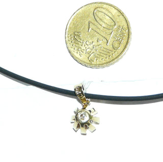 Retro Einzelstück, Vintage-Diamant-Anhänger, ein 8-Krapper-Chaton, Solitär aus 585 Gold poliert, mit einem funkelnd facettierten Altschliff-Diamanten von ca. 0,26 Karat WP im Übergangsschliff, um 1950 -	Unikatschmuck nur erhältlich im Onlineshop von Juwelier & Goldschmiede Danilo! 