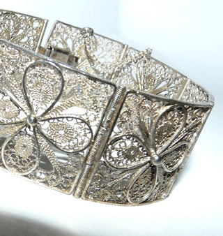 antikes Einzelstück, Vintage-Filigran-Armband, Glieder-Armband aus dunklem 900 Silber, 17,5 cm lang bestehend aus 7 filigranen quadratischen Blumen-Elementen, poliert, um 1940, mit Kastenschloß + Sicherheitskette -	Vintage-Schmuck nur im Onlineshop von danilogold!