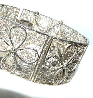 breites Einzelstück, Vintage-Filigran-Armband, Glieder-Armband aus dunklem 900 Silber, 17,5 cm lang bestehend aus 7 filigranen quadratischen Blumen-Elementen, poliert, um 1940, mit Kastenschloß + Sicherheitskette -	Vintage-Schmuck nur im Onlineshop von danilogold!