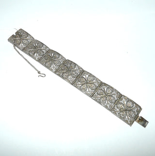 antikes Einzelstück, Vintage-Filigran-Armband, Glieder-Armband aus dunklem 900 Silber, 17,5 cm lang bestehend aus 7 filigranen quadratischen Blumen-Elementen, poliert, um 1940, mit Kastenschloß + Sicherheitskette -	Vintage-Schmuck nur im Onlineshop von danilogold!