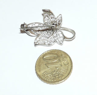 Einzelstück, Vintage-Filigran-Brosche aus 835 Silber "Ahornblatt", an zwei Spitzen mit Markasiten ausgefaßt, zarte, filigrane Arbeit, um 1950 -	Unikate und Pretiosen nur erhältlich im Onlineshop der Goldschmiede Danilo!