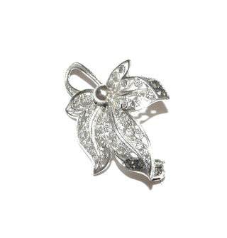 Einzelstück, Vintage-Filigran-Brosche aus 835 Silber in Form eines Ahornblattes, an zwei Spitzen mit Markasiten ausgefaßt, zarte, filigrane Arbeit, um 1950 - Unikate und Pretiosen nur erhältlich im Onlineshop der Goldschmiede Danilo!