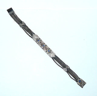 verziertes Einzelstück, 5-Strang Vintage-Fuchsschwanz-Armband, Armreif, Glieder-Armband aus massiv 925 Silber, in den Tiefen geschwärzt, Einlagen aus blauem Lapislazuli am Schloß + an den siebenteiligen, floral verzierten Mittelstück, 18 cm lang, Indien um 1970, Kastenschloß -	Unikate und Pretiosen nur erhältlich im Onlineshop der Goldschmiede Danilo!