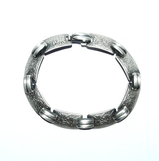 Einzelstück, Vintage-Glieder-Armband Armkette aus massiv 835 Silber, matt + in den Tiefen geschwärzt, 19 cm lang, 8 Elemente mit je 2 gravierten Blüten, unsichtbar eingearbeiteter Klappverschluß, um 1940 -	Vintage-Schmuck nur im Onlineshop von danilogold!