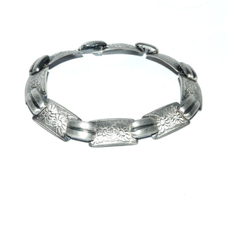 Einzelstück, Vintage-Glieder-Armband Armkette aus massiv 835 Silber, matt + in den Tiefen geschwärzt, 19 cm lang, 8 Elemente mit je 2 gravierten Blüten, unsichtbar eingearbeiteter Klappverschluß, um 1940 -	Vintage-Schmuck nur im Onlineshop von danilogold!