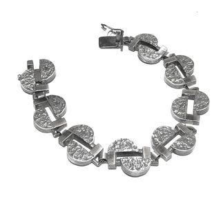 Einzelstück, Vintage Glieder-Armband aus massivem 835 Silber, 19 cm lang, bestehend aus 8 architektonischen Elementen "Halbkreise + Stege" mit strukturierter, geschmorter Oberfläche, matt + in den Tiefen geschwärzt, verdeckt untergearbeitetes sicheres Kastenschloß, finnischer Stil, um 1960 -	Vintage-Schmuck nur im Onlineshop von danilogold!