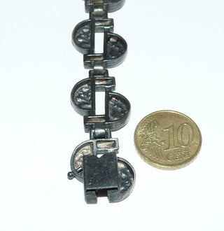 Einzelstück, Vintage Glieder-Armband aus massivem 835 Silber, 19 cm lang, bestehend aus 8 Elementen "Halbkreise + Stege" mit strukturierter Oberfläche, matt + in den Tiefen geschwärzt, verdeckt untergearbeiteter sicherer Verschluß, um 1960, finnischer Stil -	Vintage-Schmuck nur im Onlineshop von danilogold!