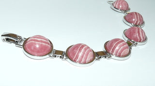 Einzelstück, Vintage-Glieder-Armband aus Silber,18 cm lang, mit 6 runden, rosa-weiß gemaserten Rhodochrosit-Cabochons, um 1960, Klappverschluß -	Nur erhältlich im Onlineshop von Juwelier & Goldschmiede Danilo!