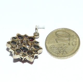Einzelstück, Vintage-Anhänger, Granat-Anhänger "Böhmischer Stern" Norm-Gold (Goldgehalt niedriger als 333) Tropfen- + Sternschliff, böhmischer Granat, rosettenartiger Aufbau 2 Ebenen, um 1920 (Lieferung erfolgt ohne Kette) -	Vintage-Schmuck nur im Onlineshop von danilogold!