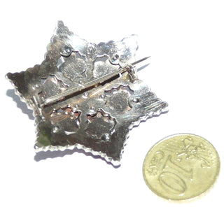 Einzelstück, Vintage-Granat-Brosche, antiker Granat-Stern, Trägermaterial Tombak, runde Böhmische Granate in wunderschöner Top-Farbe im Rosenschliff, in 3 Etagen als Stern gearbeitet, Handarbeit um 1880 -	Unikate und Pretiosen nur erhältlich im Onlineshop der Goldschmiede Danilo! 