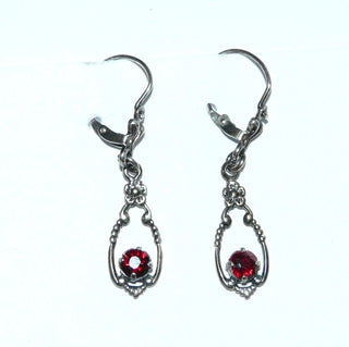 Einzelstücke, Vintage-Granat-Ohrhänger "filigraner Blütenkranz" aus 835 Silber mit je 1 runden, funkelnd facettierten Granat in schöner Farbe, um 1930. Dazu passen Collier HS 0069 + Ringe Ri 0306, 0307 sowie Brosche Br 0016. -	Vintage-Schmuck nur im Onlineshop von danilogold!