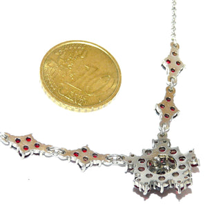 Vintage-Einzelstück, Granatkette, Mittelteilcollier aus 925 Silber im Antikstil mit Erbskette & handgeschliffenen Böhmischen Granaten im Sternschliff, Mittelteil in Form einer Schneeflocke und 4 Rauten, Länge 47,5cm, Federring, Hergestellt in der CSSR und Verkauf in Europa / GEM 1960 - Goldschmiede Danilo