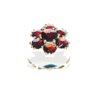 Vintage-Einzelstück, Granatring aus 333 Gold, ein größerer & 6 kleinere runde, funkelnd facettierten Granate in schöner roter Farbe im Sternschliff, "Daisy Ring", runde Rosette mit Krappenfassungen, Ringweite 58, um 1950 - Goldschmiede Danilo