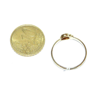 Vintage-Einzelstück, Granatring aus 333 Gold, 1 runder facettierter Granat in Zargenfassung, asymmetrisch auf einer Seite 2 aufgesetzte Halbösen, Ringweite 56,5, VEB Zwickauer Edelschmiede um 1970 - Goldschmiede Danilo