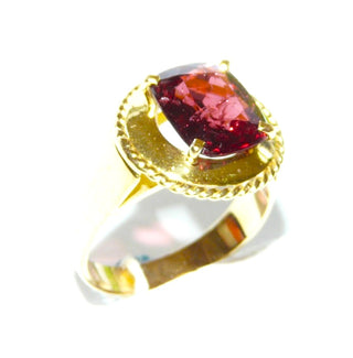 Vintage-Einzelstück, Unikat-Granatring aus 750 Gold mit einem funkelnd facettierten, antikovalen Almandin-Granat von 3,46 Karat, in einer Krappenfassung gehalten, sehr schöne natürliche Einschlüsse, Handarbeit mit Kordelrand, Ringweite 54, um 1960 - Goldschmiede Danilo