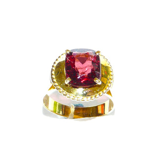 Vintage-Einzelstück, Unikat-Granatring aus 750 Gold mit einem funkelnd facettierten, antikovalen Almandin-Granat von 3,46 Karat, in einer Krappenfassung gehalten, sehr schöne natürliche Einschlüsse, Handarbeit mit Kordelrand, Ringweite 54, um 1960 - Goldschmiede Danilo
