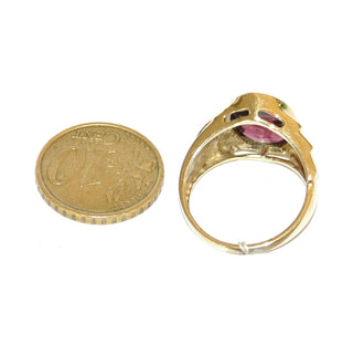 großes Einzelstück, Vintage Granatring, auch als Herrenring aus massiv 585 Gold, eine ovale große Almandin-Granatrose in Zarge gefaßt, feurig dunkelrot mit gebogen gerieften Seitenflächen, Ringweite 56,5, um 1980 - Goldschmiede Danilo