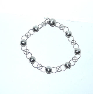 Handgefertigtes Einzelstück, Vintage Halbkugelarmband, Gliederarmband aus massiv 900 Silber, Kugeldurchmesser 8 mm, bewegliche Achter-Schlaufen-Verbindungen, 20 cm lang, unsichtbarer Hakenverschluß, um 1960 - Goldschmiede Danilo
