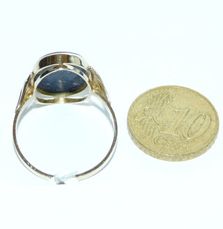 Handgefertigtes Einzelstück, Vintage-Ring, Lapislazuli-Ring, klassischer Herrenring, Siegelring aus 333 Gold mit einer intensiv blauen, ovalen Steinplatte mit wunderschöner Maserung, poliert mit gerieften Seitenteilen, um 1950, Ringweite 63 -	Handgefertigtes Unikat! Nur im Danilo Gold Online Shop!
