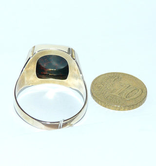 Einzelstück, Vintage Heliotrop-Ring, klassischer Herrenring, Siegelring aus 333 Gold, mit einem intensiv grün-roten, antikovalen, eher selten verarbeitetem Heliotrop mit wunderschöner Maserung, poliert mit Riefung an den Seitenflächen, um 1970, Ringweite 71 -	Vintage-Schmuck nur im Onlineshop von danilogold!