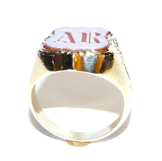 Vintage, Handarbeit, Einzelstück, Siegel-Ring aus 333 Gelbgold mit Monogramm "AR" im Lagenachat / Carneol, aufwendige Schriftform, Stein in Schildform, gravierter Fassungsrand + Ringschiene, Ringweite 53, ca. 1940-1960 - Unikate und Pretiosen nur erhältlich im Onlineshop der Goldschmiede Danilo!