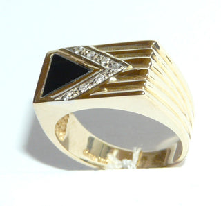 Einzelstück, Vintage-Siegelring, klassischer Herrenring aus massivem 750 Gelbgold, poliert, mit einer dreieckigen Onyx-Platte + im Dreieck im Verschnitt eingefaßten, funkelnden Zirkonia, um 1980, Ringweite 60 -	Vintage-Schmuck nur im Onlineshop von danilogold!
