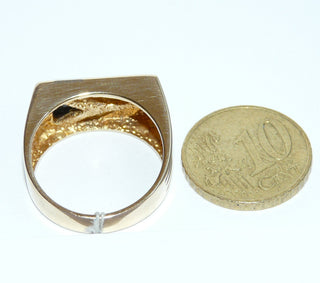 Einzelstück, Vintage-Siegelring, klassischer Herrenring aus massivem 750 Gelbgold, poliert, mit einer dreieckigen Onyx-Platte + im Dreieck im Verschnitt eingefaßten, funkelnden Zirkonia, um 1980, Ringweite 60 -	Vintage-Schmuck nur im Onlineshop von danilogold!