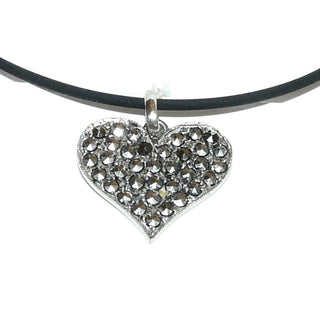 Einzelstück, schwungvoller Vintage-Herz-Anhänger aus 835 Silber, komplett ausgefaßt mit Markasiten, um 1950 -	Vintage-Schmuck nur im Onlineshop von danilogold!